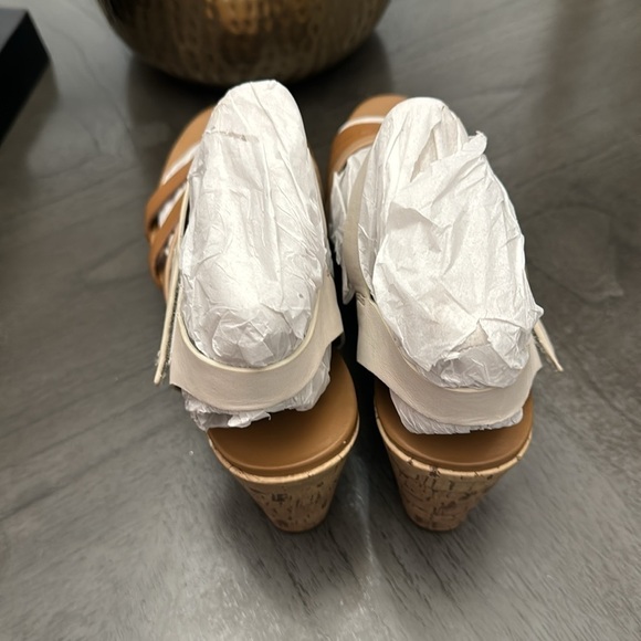 NATURALIZER Cynthia Ankle Strap Sandals - Picture 7 of 7